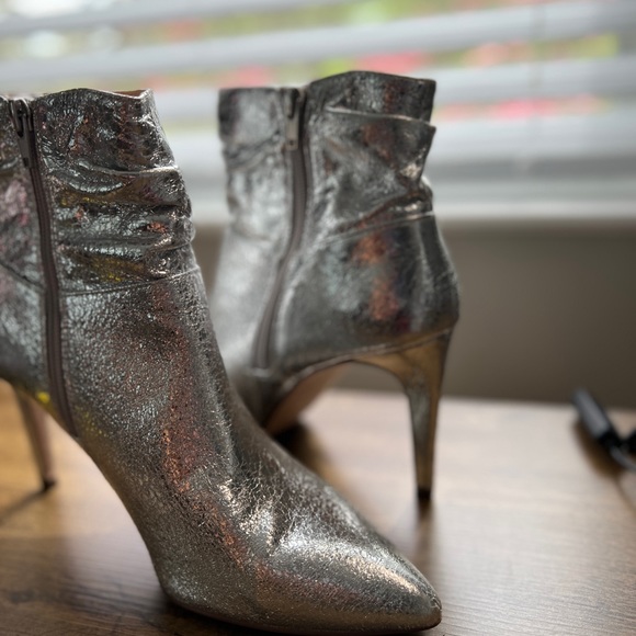 Metallic Silver - Picture 6 of 7